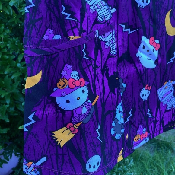 New Hello Kitty Scrub Top Halloween Sanrio 2XL - Picture 5 of 10